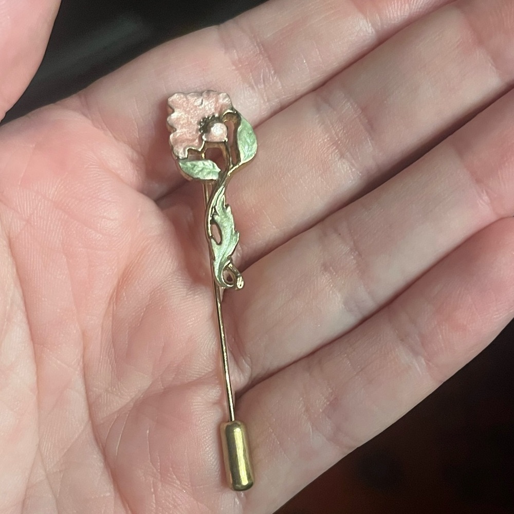Vintage Gold Tone 1928 Flower Enamel Stick Pin